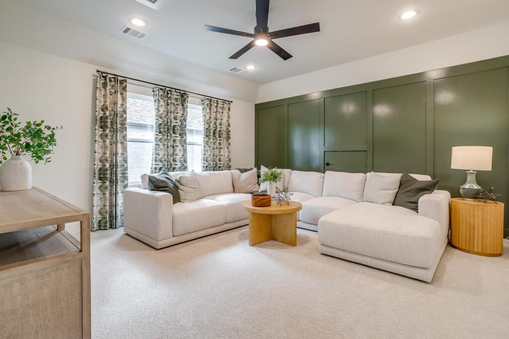 Fieldstone Dr ( of )