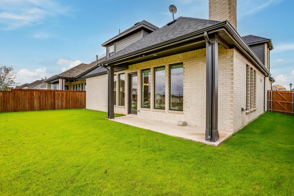 Fieldstone Dr ( of )