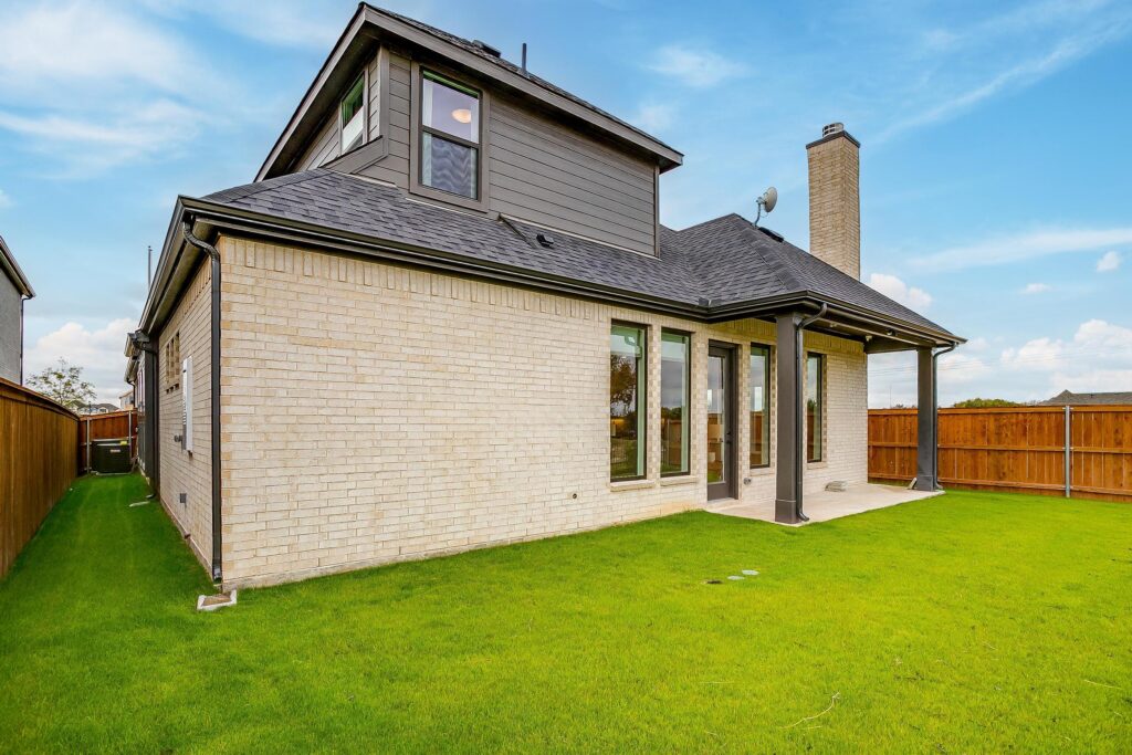 Fieldstone Dr ( of )