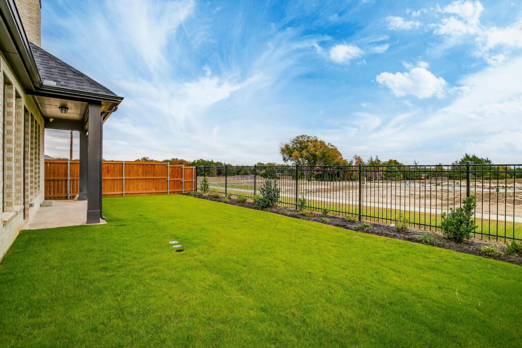Fieldstone Dr ( of )